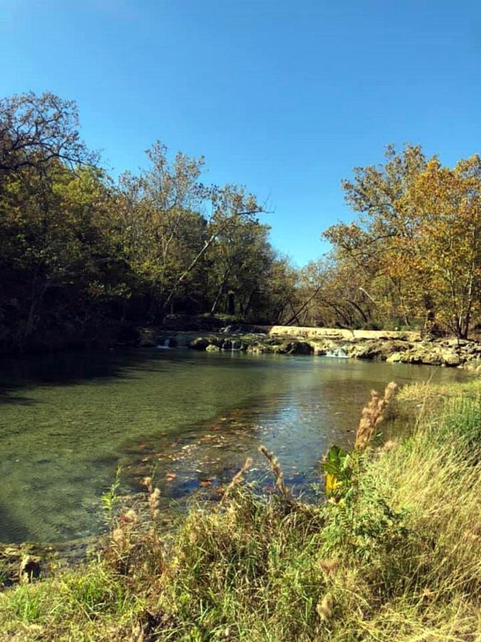 The Bluebird Cottage Style Cabin With Hot Tub Near Turner Falls And Casinos Davis Exterior foto